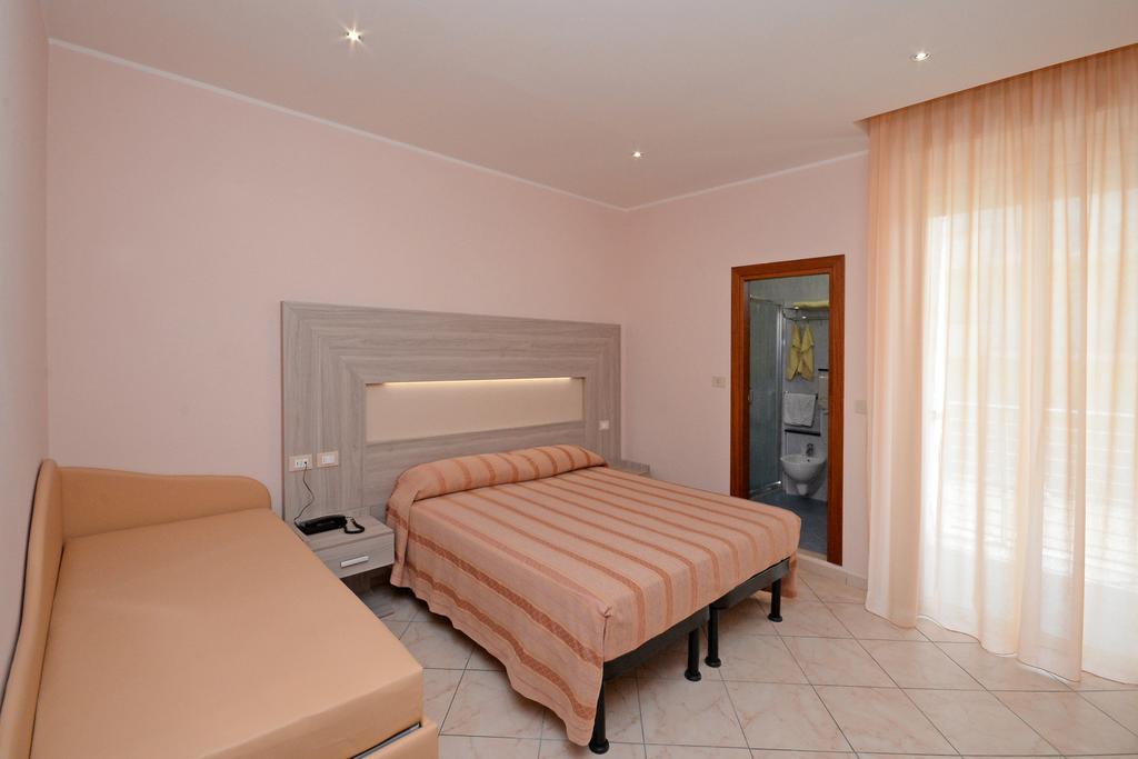 Hotel Concorde Cesenatico Exterior foto